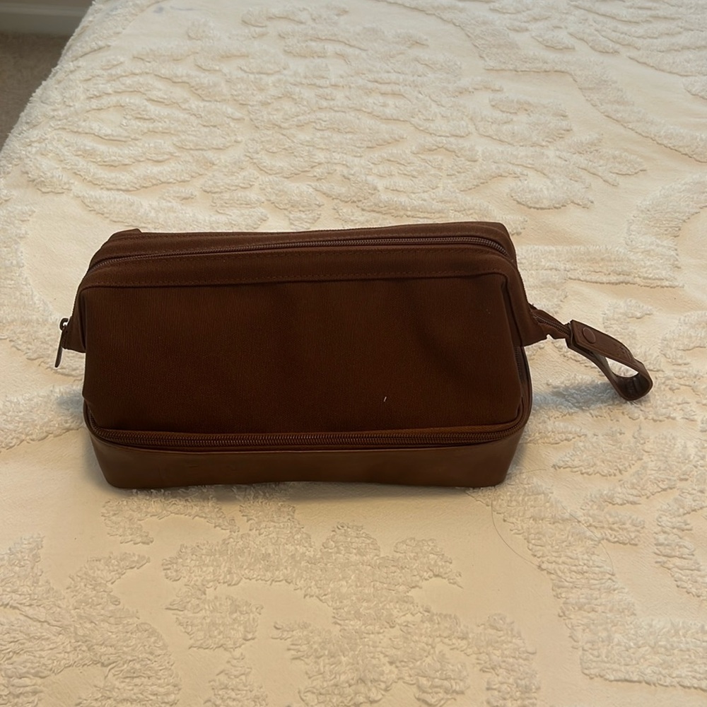 BEIS - The Dopp Kit in Maple